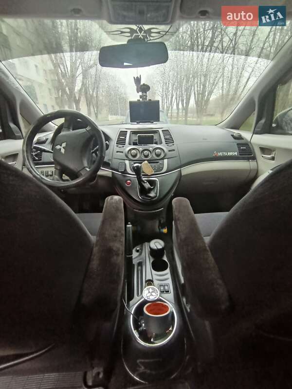 Минивэн Mitsubishi Grandis 2009 в Кременчуге фото 10 Минивэн Mitsubishi Grandis 2009 в Кременчуге