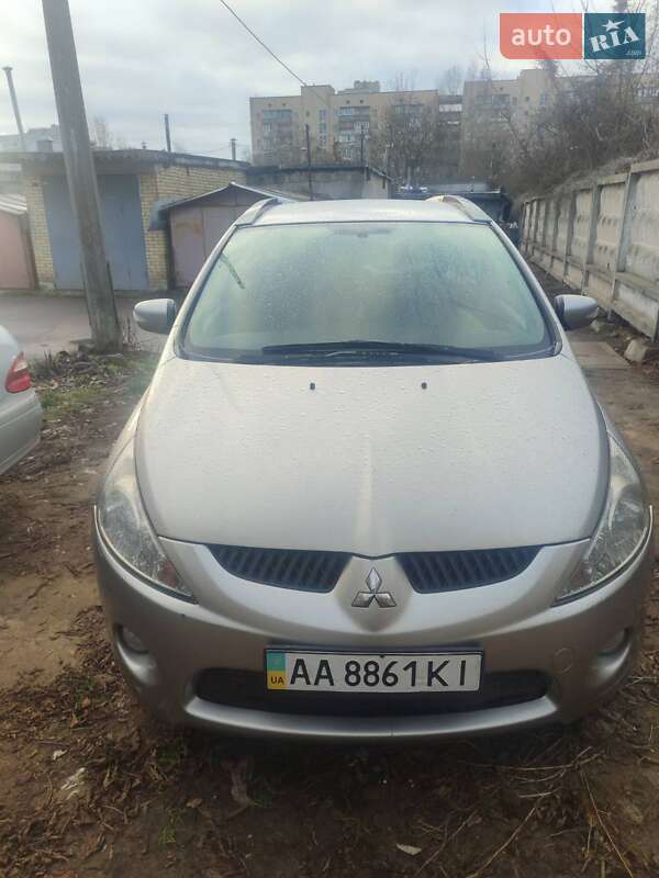 Mitsubishi Grandis 2008