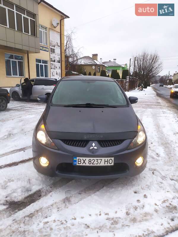 Минивэн Mitsubishi Grandis 2006 в Хмельницком