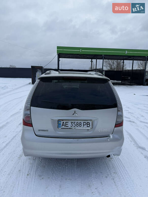 Минивэн Mitsubishi Grandis 2007 в Каменском