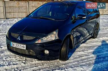 Минивэн Mitsubishi Grandis 2008 в Остроге