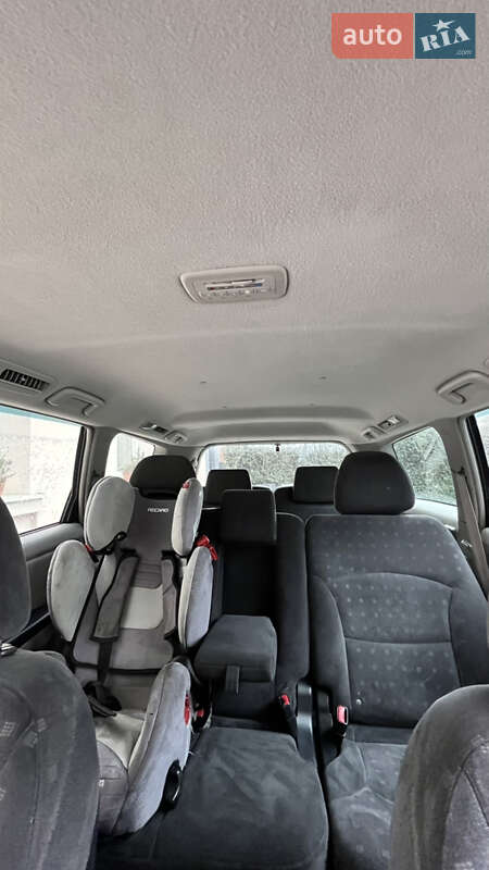 Минивэн Mitsubishi Grandis 2006 в Киеве