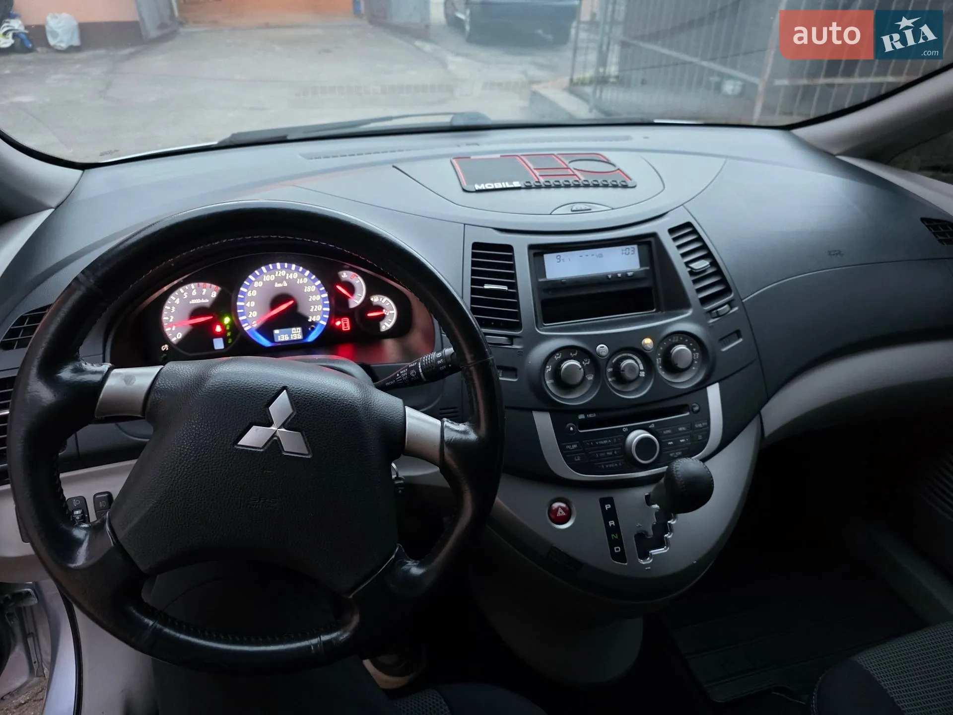 2010 Mitsubishi Grandis - мініатюра 7