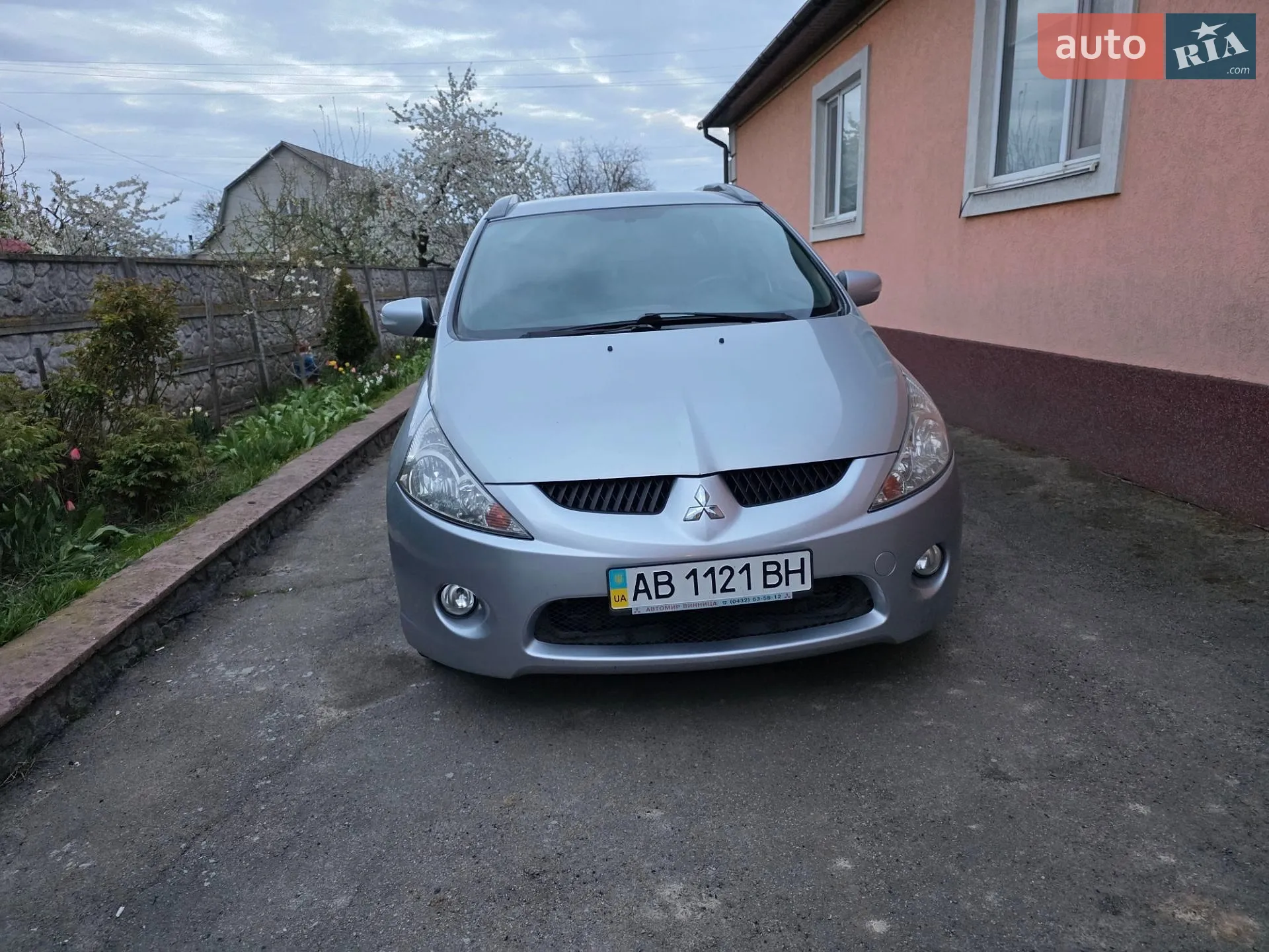 Mitsubishi Grandis 2010