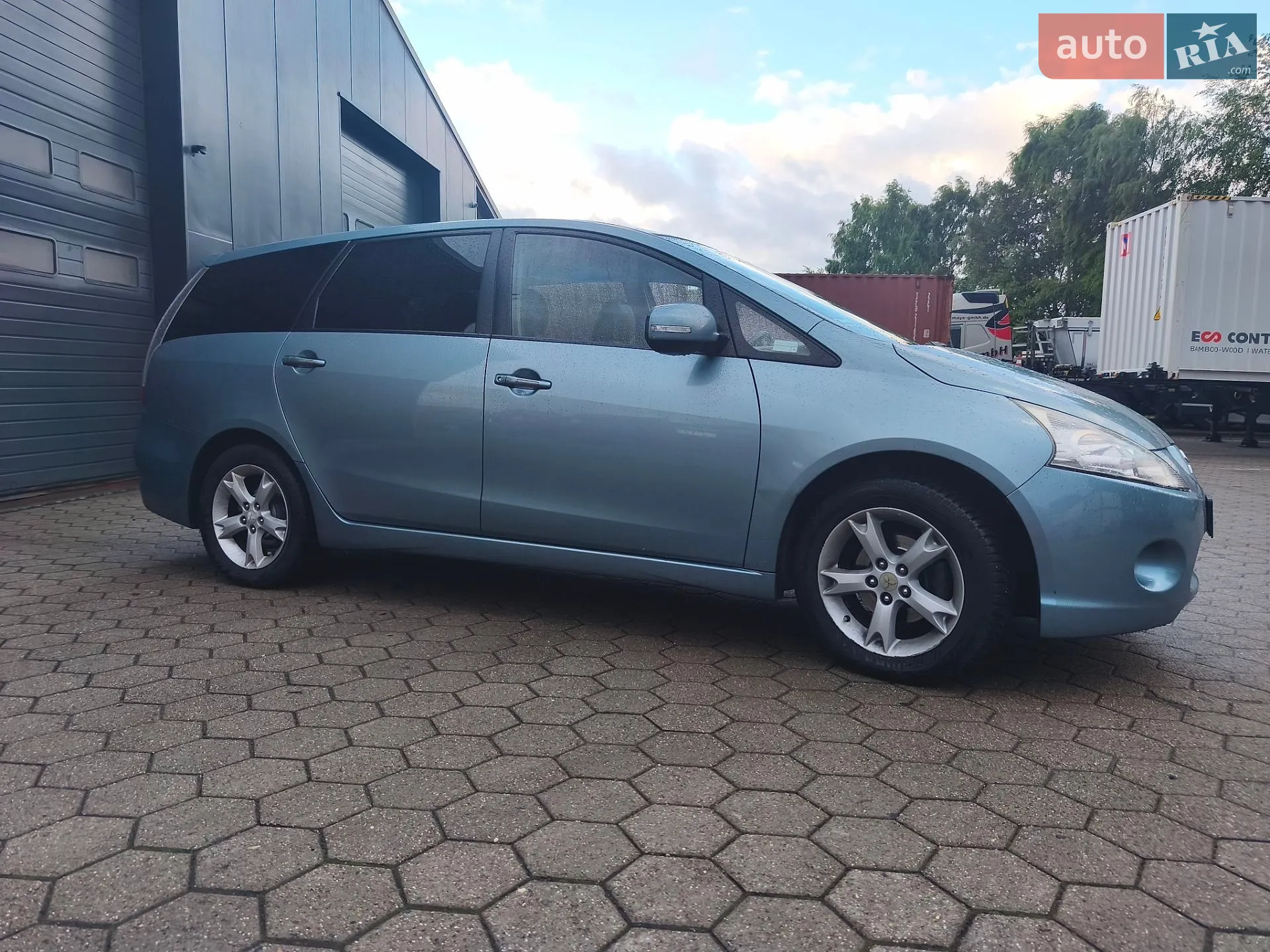 2010 Mitsubishi Grandis - мініатюра 3