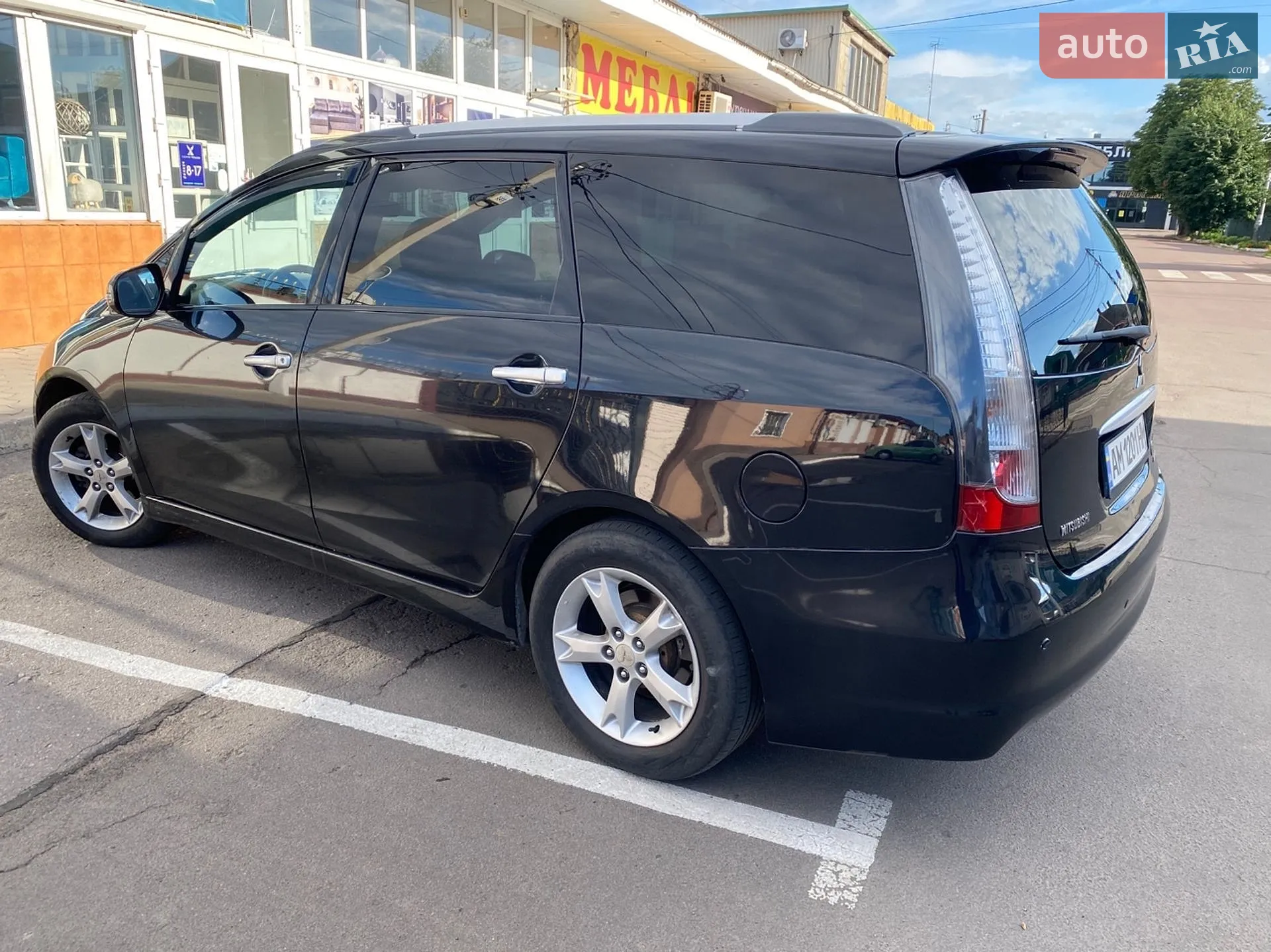 2011 Mitsubishi Grandis - мініатюра 3