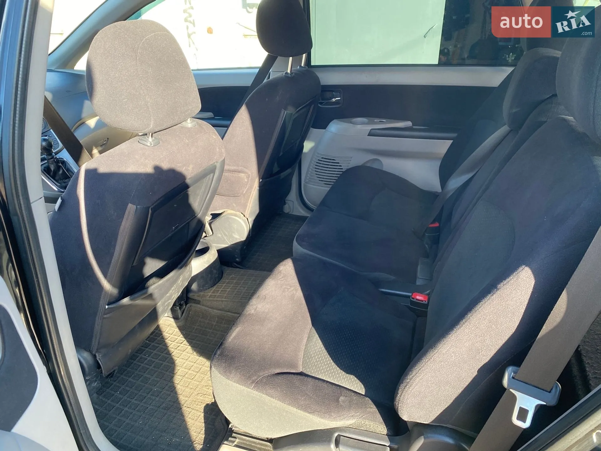 2011 Mitsubishi Grandis - мініатюра 25