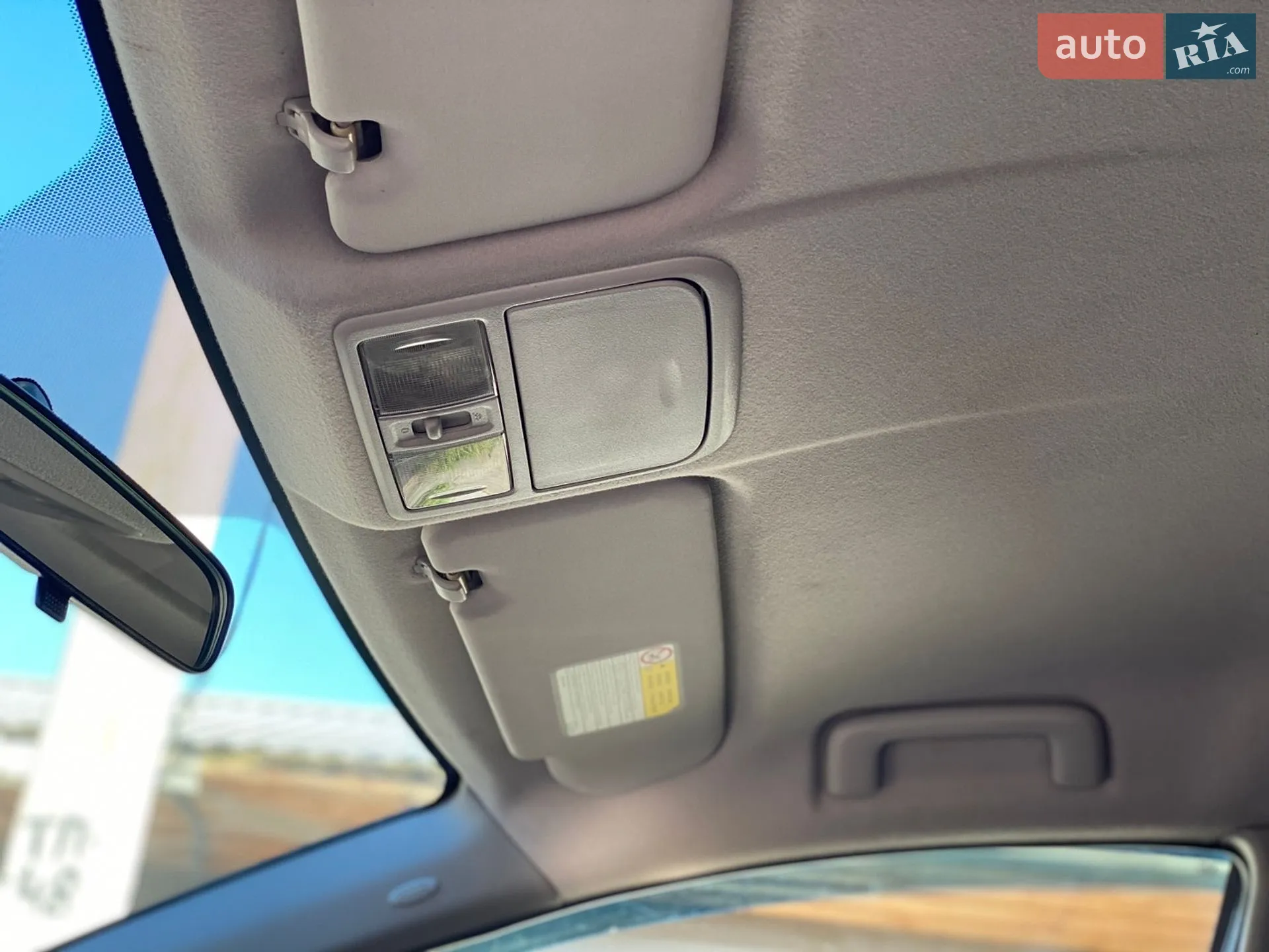 2011 Mitsubishi Grandis - мініатюра 29