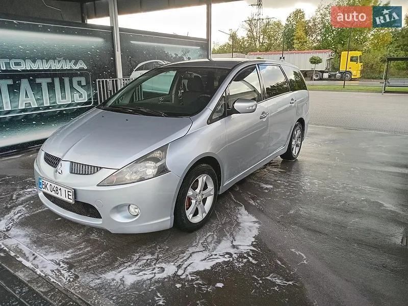 Mitsubishi Grandis 2005