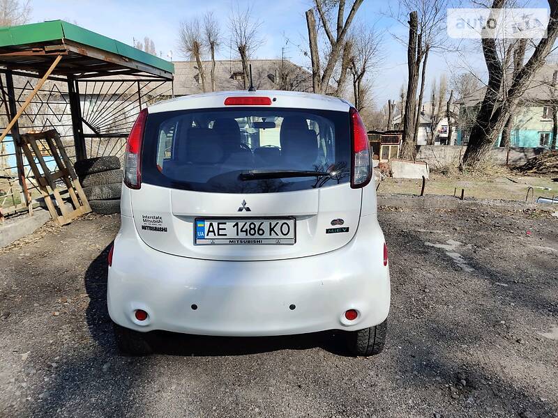 Хетчбек Mitsubishi i-MiEV 2012 в Кам'янському