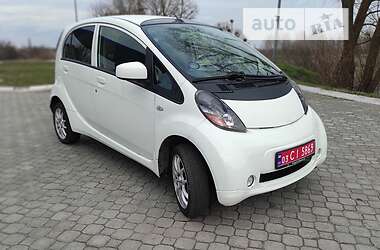 Хэтчбек Mitsubishi i-MiEV 2012 в 