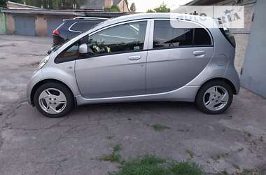 Хэтчбек Mitsubishi i-MiEV 2016 в 