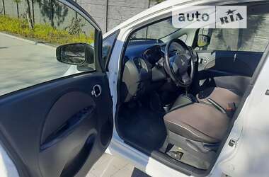 Хэтчбек Mitsubishi i-MiEV 2014 в 