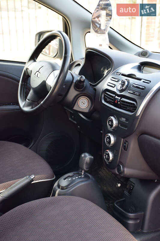 Хэтчбек Mitsubishi i-MiEV 2013 в Краснограде фото 6 Хэтчбек Mitsubishi i-MiEV 2013 в Краснограде