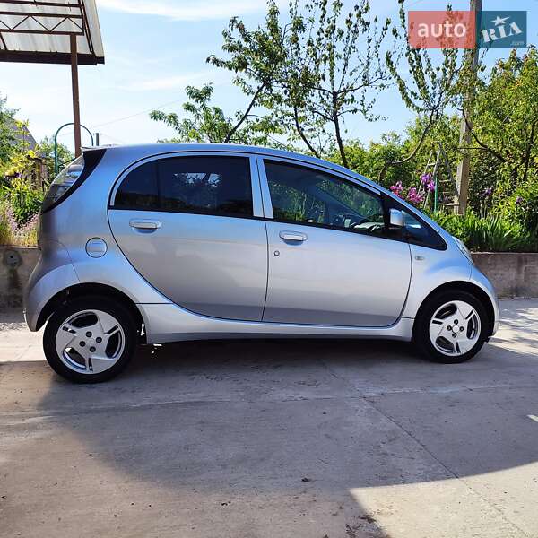 Хэтчбек Mitsubishi i-MiEV 2015 в Хмельницком