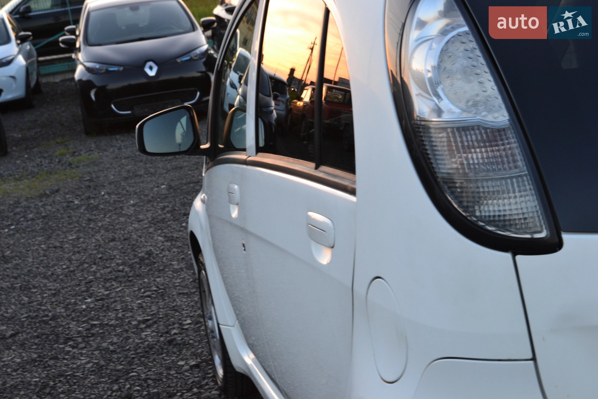 2011 Mitsubishi i-MiEV - мініатюра 13