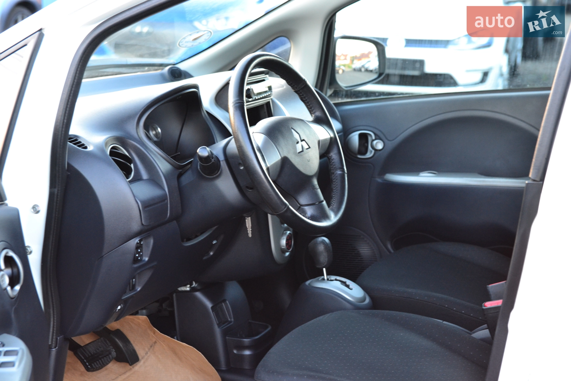 2011 Mitsubishi i-MiEV - мініатюра 15