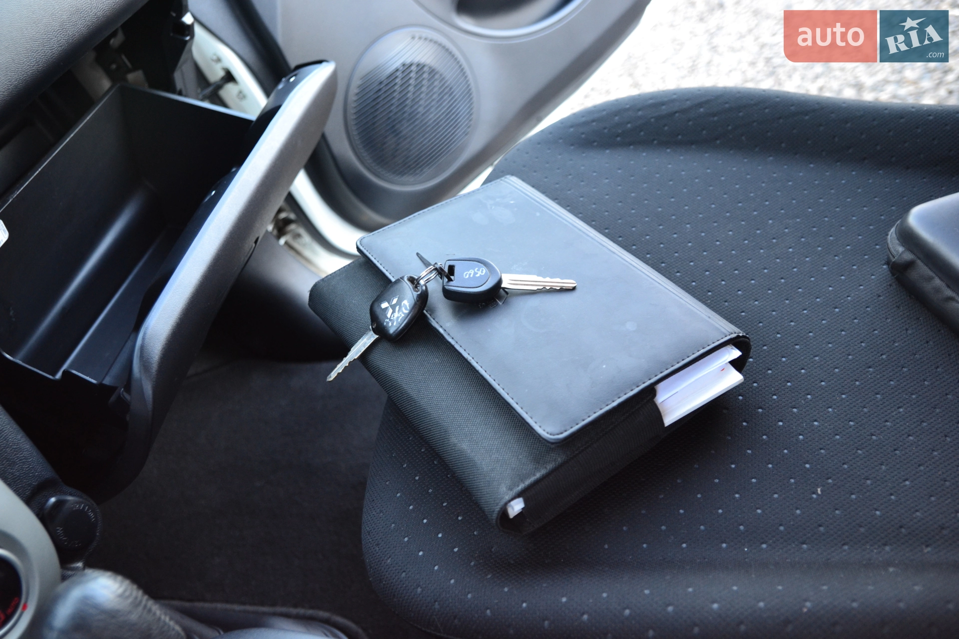 2011 Mitsubishi i-MiEV - мініатюра 27