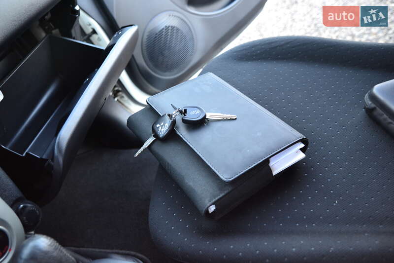 Хэтчбек Mitsubishi i-MiEV 2011 в Луцке