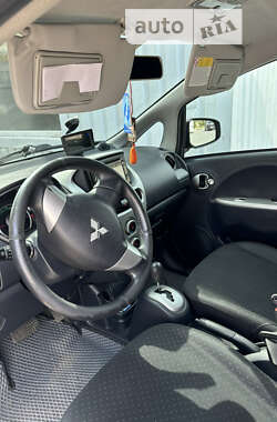Хэтчбек Mitsubishi i-MiEV 2011 в 