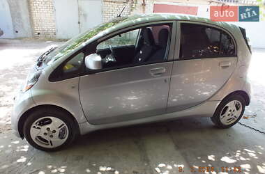 Хэтчбек Mitsubishi i-MiEV 2010 в 