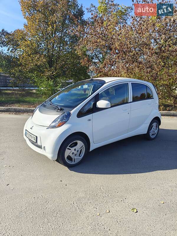 Mitsubishi i-MiEV 2013