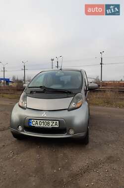 Хэтчбек Mitsubishi i-MiEV 2011 в 