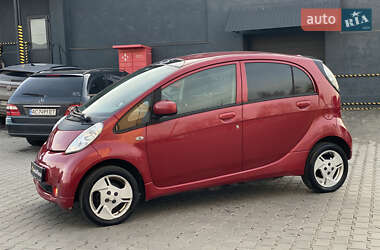Хэтчбек Mitsubishi i-MiEV 2013 в 