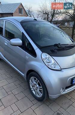 Хэтчбек Mitsubishi i-MiEV 2014 в 