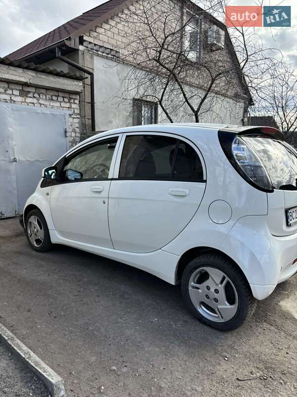 Хэтчбек Mitsubishi i-MiEV 2011 в Каменском фото 4 Хэтчбек Mitsubishi i-MiEV 2011 в Каменском
