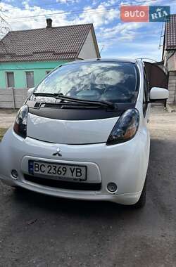 Хэтчбек Mitsubishi i-MiEV 2011 в 