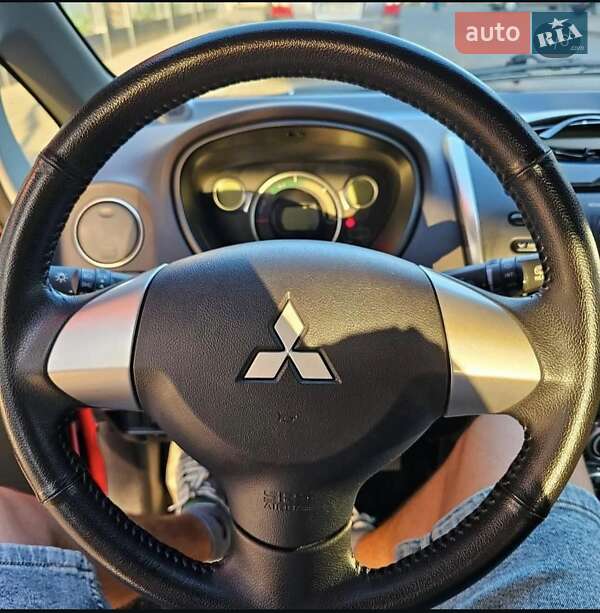 Хэтчбек Mitsubishi i-MiEV 2015 в Черновцах фото 5 Хэтчбек Mitsubishi i-MiEV 2015 в Черновцах