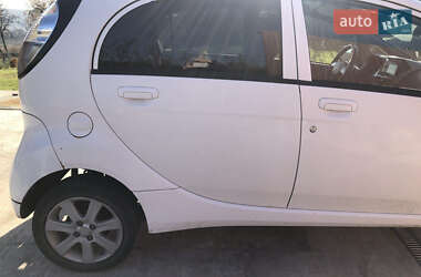 Хэтчбек Mitsubishi i-MiEV 2011 в 