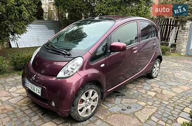 Хэтчбек Mitsubishi i-MiEV 2013 в 