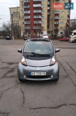 Хэтчбек Mitsubishi i-MiEV 2011 в 