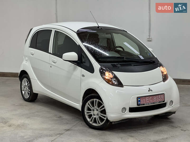 Хэтчбек Mitsubishi i-MiEV 2011 в 