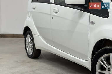 Хэтчбек Mitsubishi i-MiEV 2011 в 