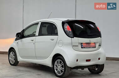 Хэтчбек Mitsubishi i-MiEV 2011 в 