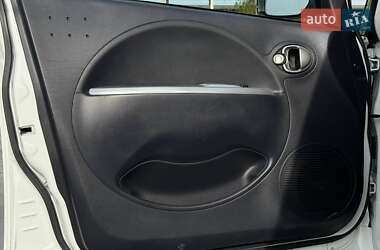 Хэтчбек Mitsubishi i-MiEV 2011 в 
