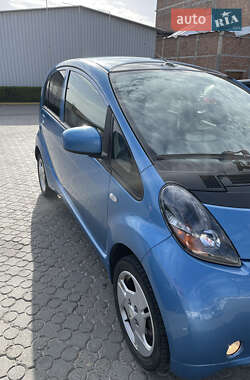 Хэтчбек Mitsubishi i-MiEV 2012 в 