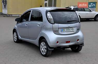 Хэтчбек Mitsubishi i-MiEV 2011 в 