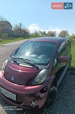 Хэтчбек Mitsubishi i-MiEV 2012 в 