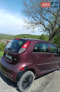 Хэтчбек Mitsubishi i-MiEV 2012 в 