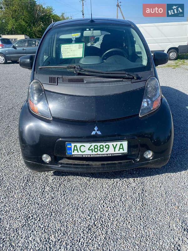 Хетчбек Mitsubishi i-MiEV 2011 в 
