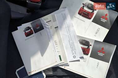 Хэтчбек Mitsubishi i-MiEV 2010 в 