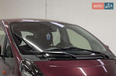 Хэтчбек Mitsubishi i-MiEV 2012 в 