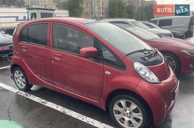 Хэтчбек Mitsubishi i-MiEV 2015 в 
