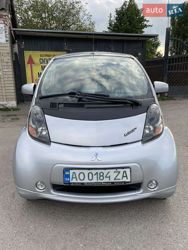 Хэтчбек Mitsubishi i-MiEV 2011 в Мироновке