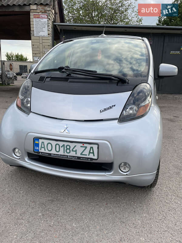 Хэтчбек Mitsubishi i-MiEV 2011 в Мироновке