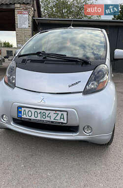 Хэтчбек Mitsubishi i-MiEV 2011 в 
